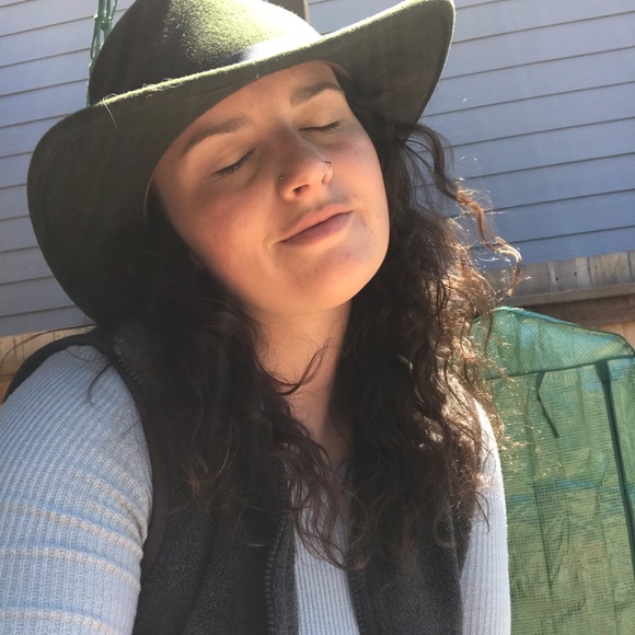 Meet your Posher, Luna - Picture 1 of 1